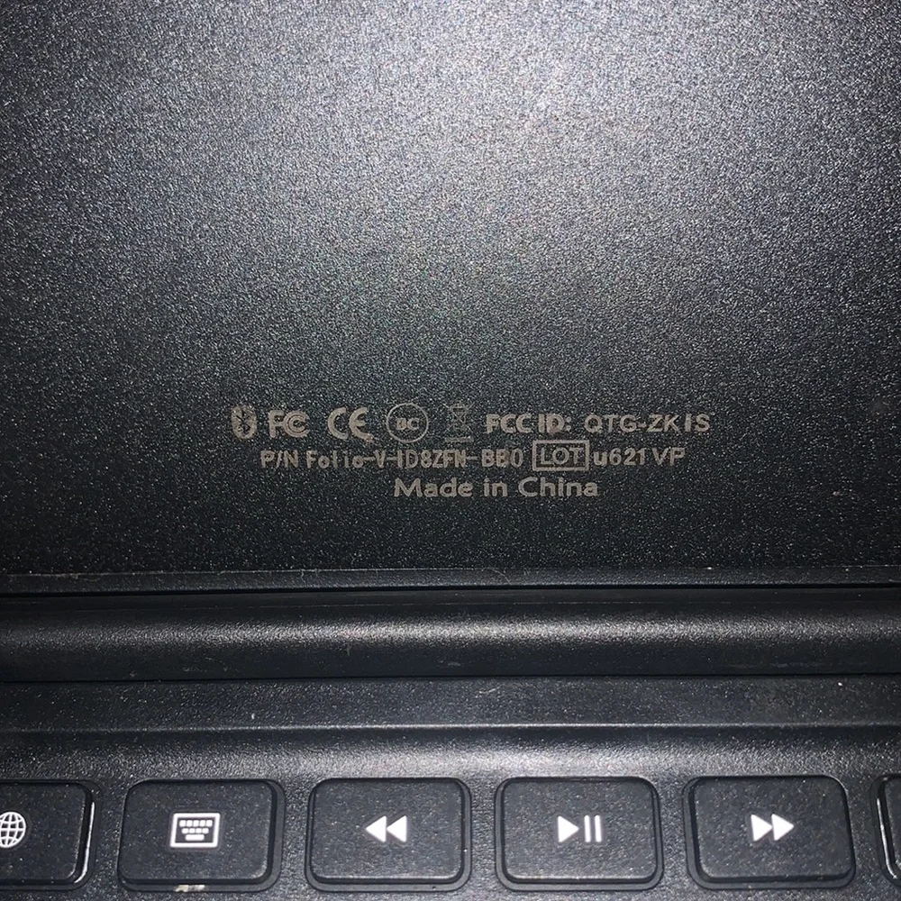 Zagg iPad key board.